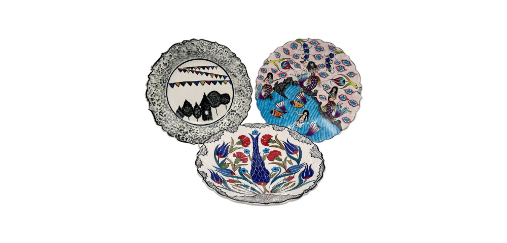 Hand Painted Niksar Plates. Set Of 3