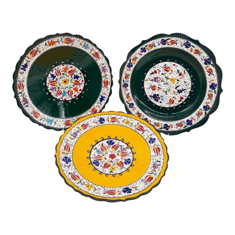 Hand Painted  Plates. Set Of 3