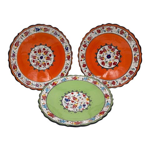 Hand Painted  Plates. Set Of 3